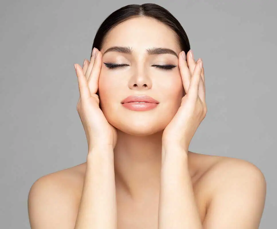A woman is receiving Skin Imperfection Treatments in Cleveland, OH at Euro Look Medical Spa